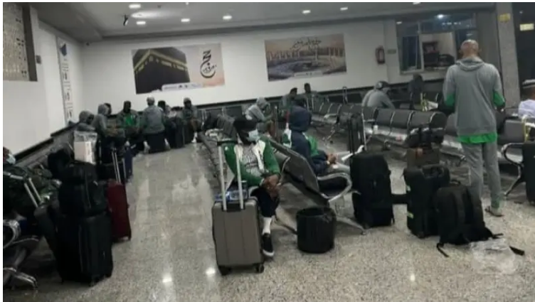 'احتجزونا في المطار دون طعام'.. قائد نيجيريا يعلن عدم خوض مباراة ليبيا